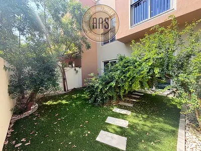 Spacious 3-Bedroom Single-Row Townhouse Villa for Rent in Amaranta, Villanova