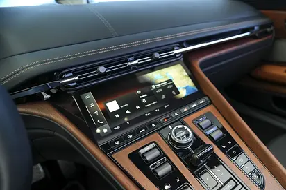 2024 Aston Martin DB12 照片 9