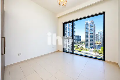 Corner | Boulevard View | Vacant | Spacious