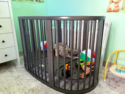 Stokke oval baby crib