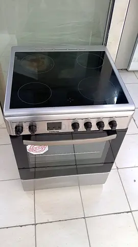 Used freestanding electric ceramic hob with oven - good condition
