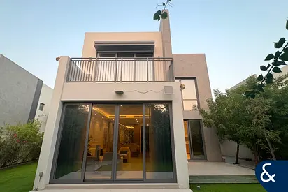Luxury Landscaped | Spacious | Golf Links