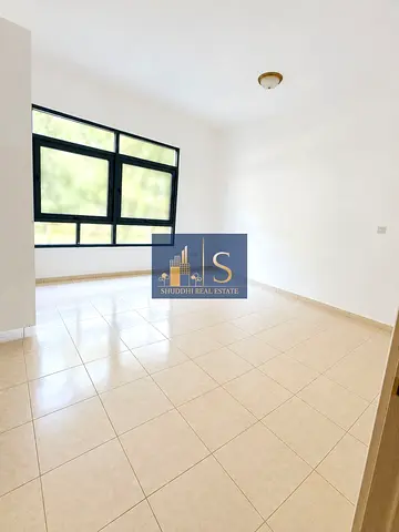 WELL-MAINTAINED | VACANT | SPACIOUS LAYOUT