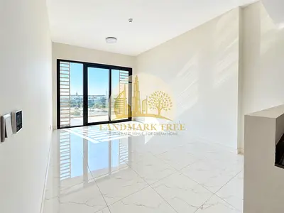 Unfurnished | Ready to Move | 2mns Walk to Metro