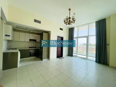 Studio with Parking | Open View | Vacant