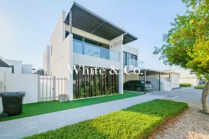 Juniper| Next to Pool and park |Upgraded