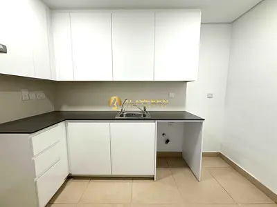 Pool View Studio | Walk to Metro | FamilyFriendly