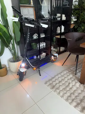 NEGOTIABLE Kukirin g2 master MODDED ( LOOK AT ALL OF THE PHOTOS AND READ DESCRIPTION)