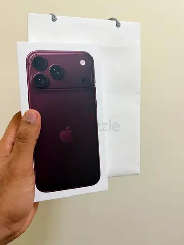I phone 18 pro max burgundy