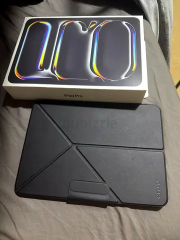iPad Pro 11 M5 2026 256gb, with pitaka folio case, 4 months old