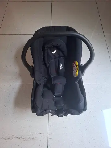 Joie Infant Car Seat (Rear-facing) - great condition as its never used.