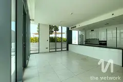 Large Layout | Skyline Views | Full Privacy
