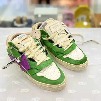 Off white Used green and white suede low-top sneakers, size unknown