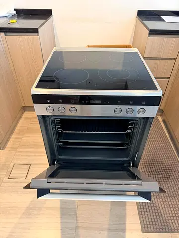 Siemens New Model Electric Cooker 60x60cm HK9R3A250M