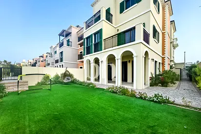 Single Row | Water View | Maids Room