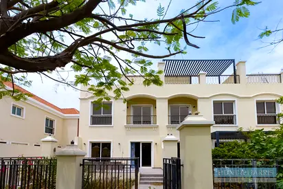 Spacious 4 Bed Villa with Garden For Sale - Bayti, Al Hamra Village