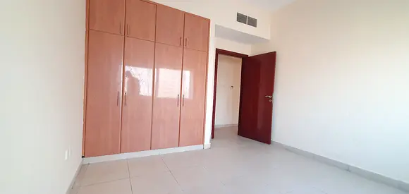 Very nice building !! 1,BHK with Balcony aslo Room wardrobe just 35k in Abu shagrah