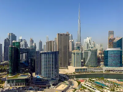Burj Khalifa and Canal View | High Floor | 4 Cheques