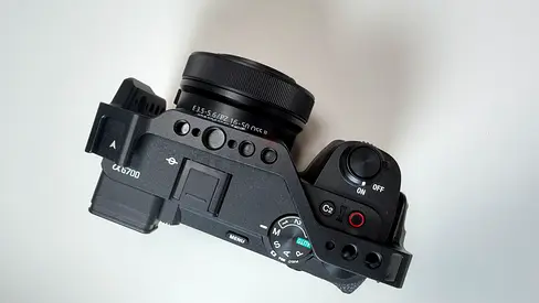 Sony a 6700 compact digital camera (good condition) - Alpha series look