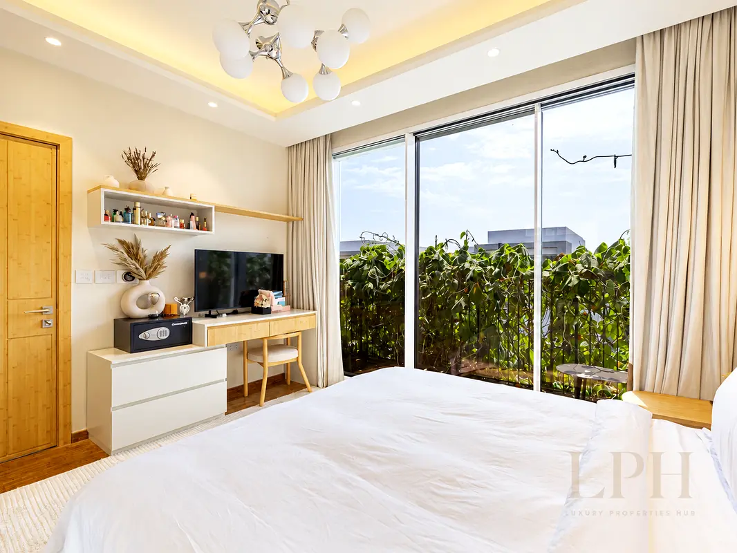 Luxurious | Fully Upgraded | Fully Furnished