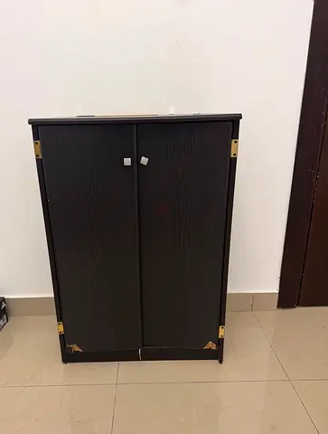 Compact dark wood shoe cabinet / storage cabinet - two doors