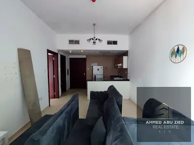 شقة غرفة وصالة مفروشة بالكامل للإيجار السنوي في أبراج السيتي تاور - عجمان، غرفة نوم ماستر، بلكونة، باركينج خاص، سعر مميز، موقع مميز قرب الخدمات .