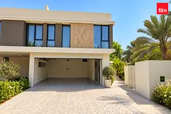 Corner Unit | Big Plot | Upgraded