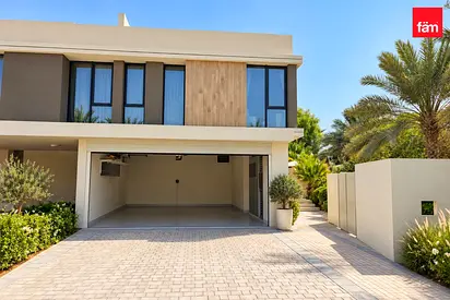 Corner Unit | Big Plot | Upgraded