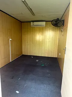 Single lady room