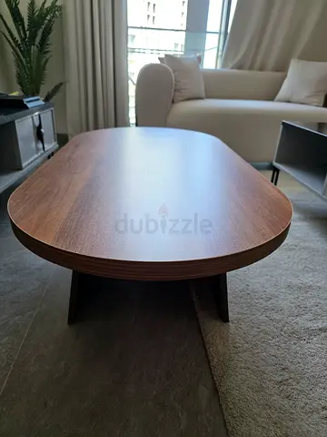 Wooden oval coffee table - New