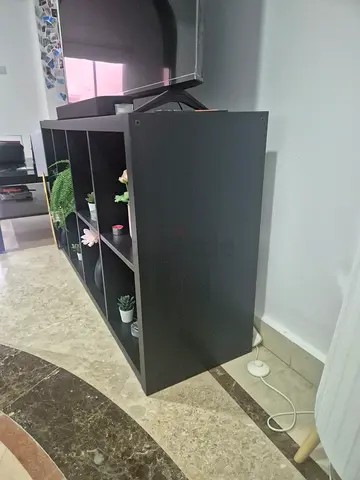 Black 6-Compartment Shelf Unit - Good Condition. Long 147X40 Width CM