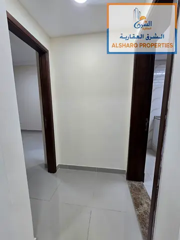 شقه جديده اول ساكن في الجرف 3 غرفه وصاله خلف السوق الصيني قريب من فيستيفال عجمان  2 حمام  بلكون  خزائن بالحائط شهر فري  إطلاله مفتوحه  السعر 35 الف  6