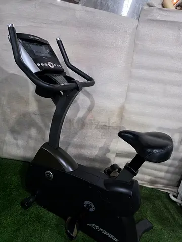 Life fitness c1 console bike