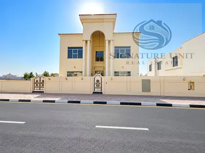 Elegant 4 Master BR Villa with Elevator