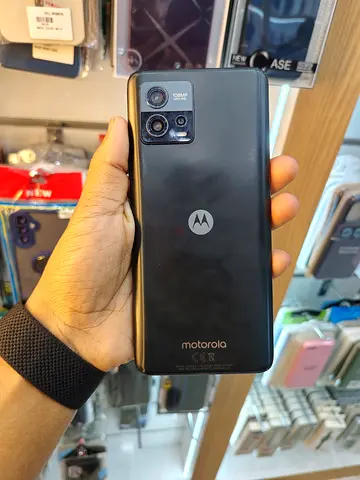 Used Motorola smartphone - good condition, unlocked