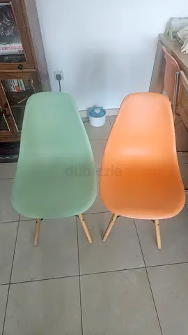 Eames Style Chairs (4pcs)