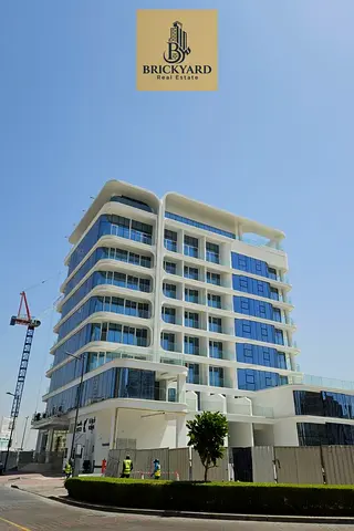 Spacious 3BR Apartment+ MAID | Panoramic City & Canal Views | Unfurnished Corner Layout