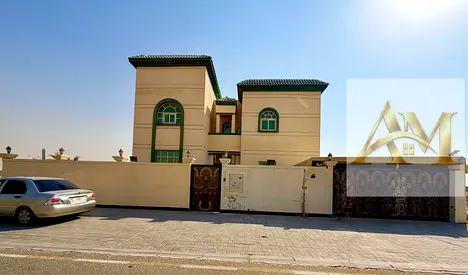 Luxurious independent 5-Master BR With Sparet Majlis & Hall + dining Room Ready To Villa
