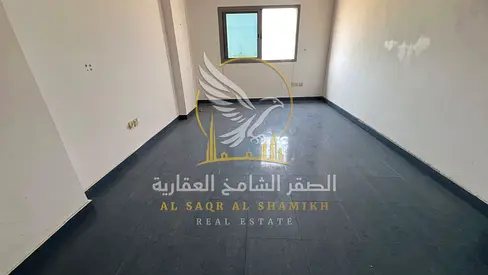 3-bedroom apartment with a living room for annual rent in Al-Qulai'ah, featuring an open view, central air conditioning, and central gas.