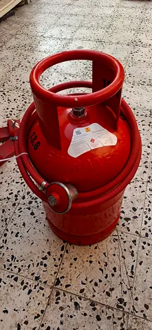 Dubai Emirates cylinder full gas