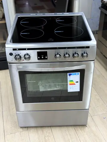 Hover Brand induction stove in same like new condition