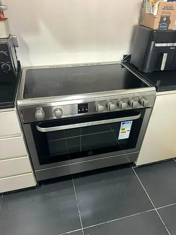 Hoover 5 hubs Electric cooker 90 by 60cm Latest model