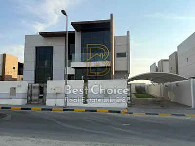 فيلا فاخرة استثنائية في الرقيبة | 6 غرف ماستر | موقع استراتيجي على بُعد خطوات من شارع مليحة | تملك حصري للعرب
