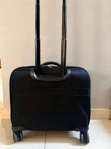 Samsonite Black 4-wheel carry-on laptop/small suitcase with telescopic handle