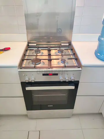 Siemens freestanding gas cooker with oven – good condition