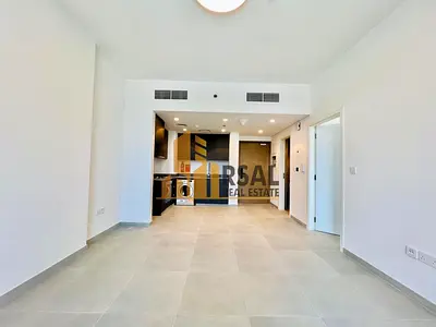 Lavish 1 BR Apartment With Huge Size in Tiraz