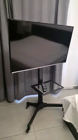 40 inch TV on mobile stand - good working condition