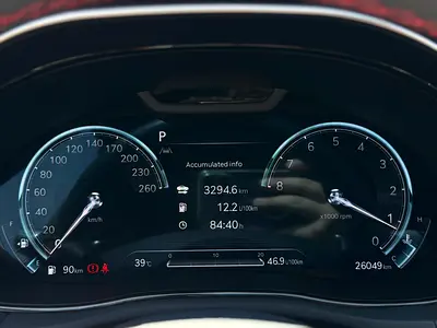 2022 Genesis GV70 — миниатюра 18