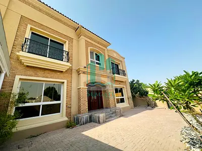 5 Bedroom villa with shared garden and swimming pool