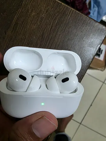 Apple AirPods Pro (2nd gen) USB C White, Good Condition, Charging Case Included
